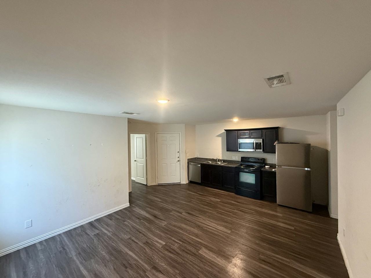 5509 Nielan Street, Unit B - Photo 6 of 14