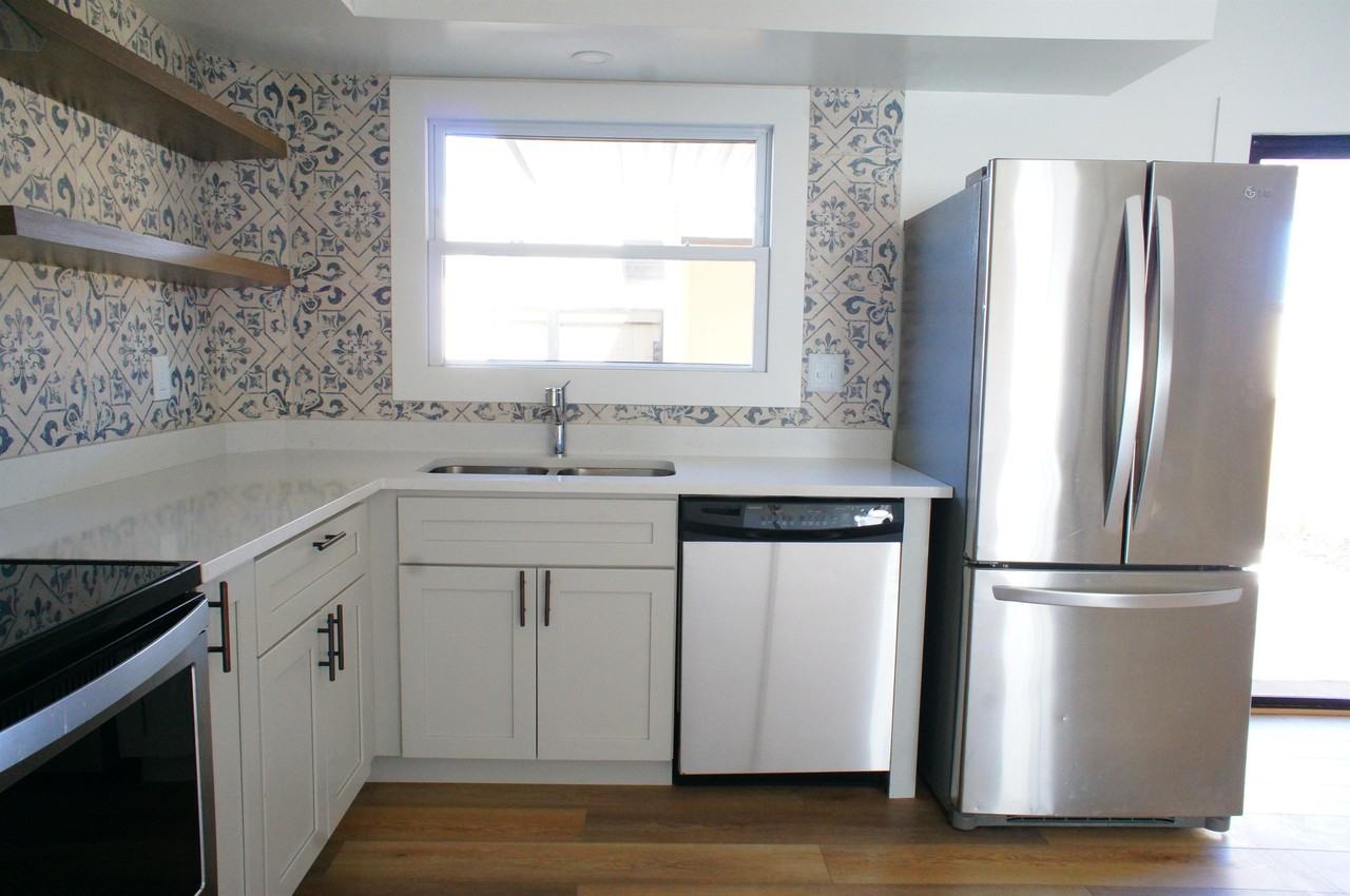 3827 S Mill Ave #1 - Photo 4 of 24