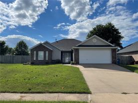 910 Sw Cheyenne Dr - Photo 1 of 1