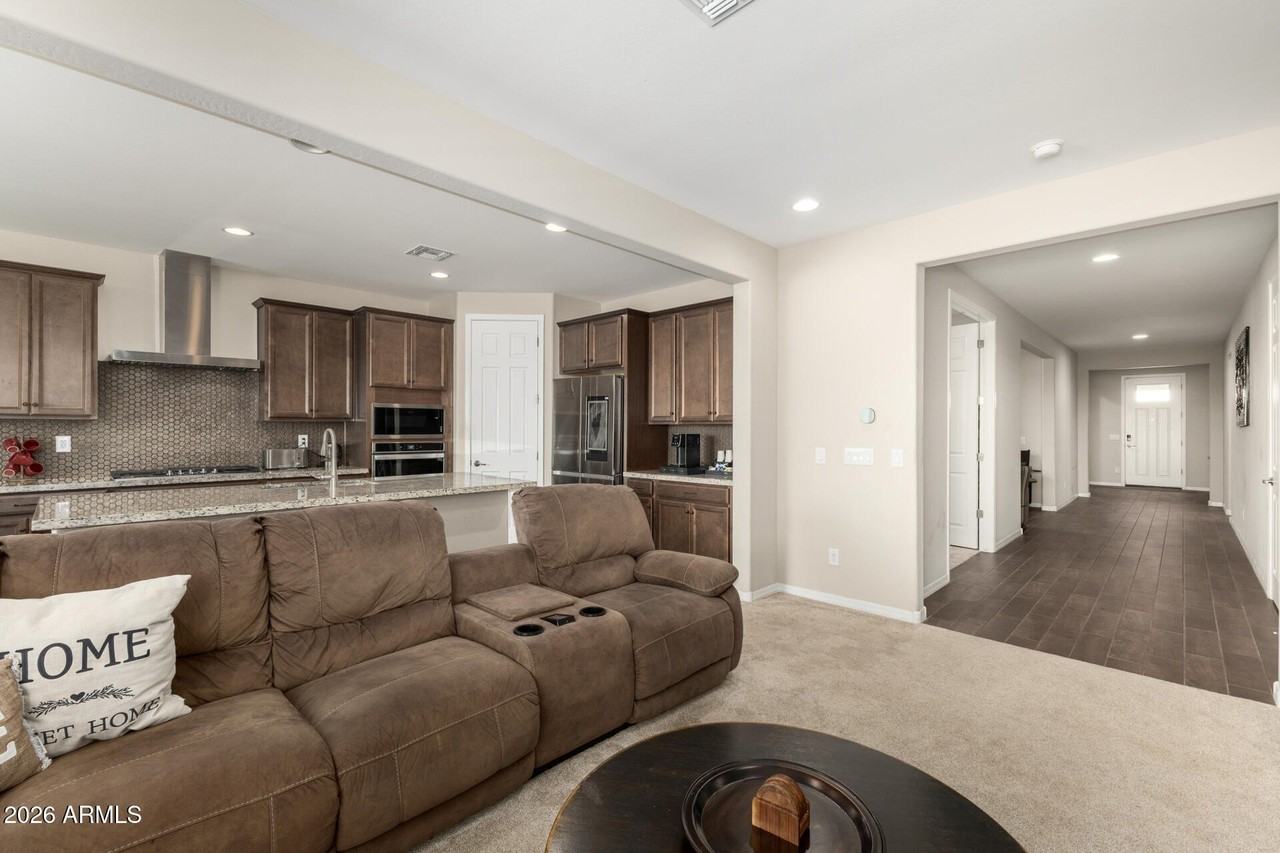 18427 W Pasadena Ave - Photo 6 of 22