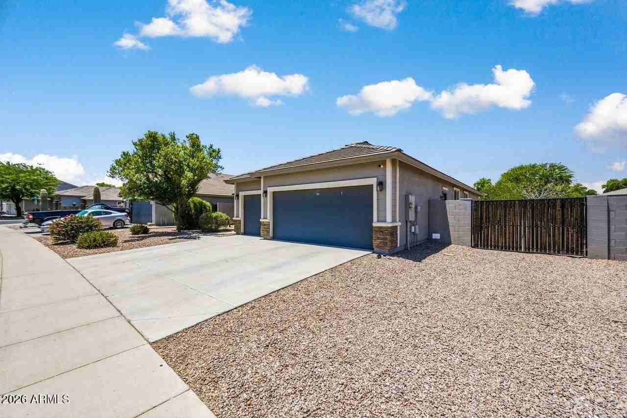 34634 N Appaloosa Way - Photo 2 of 22