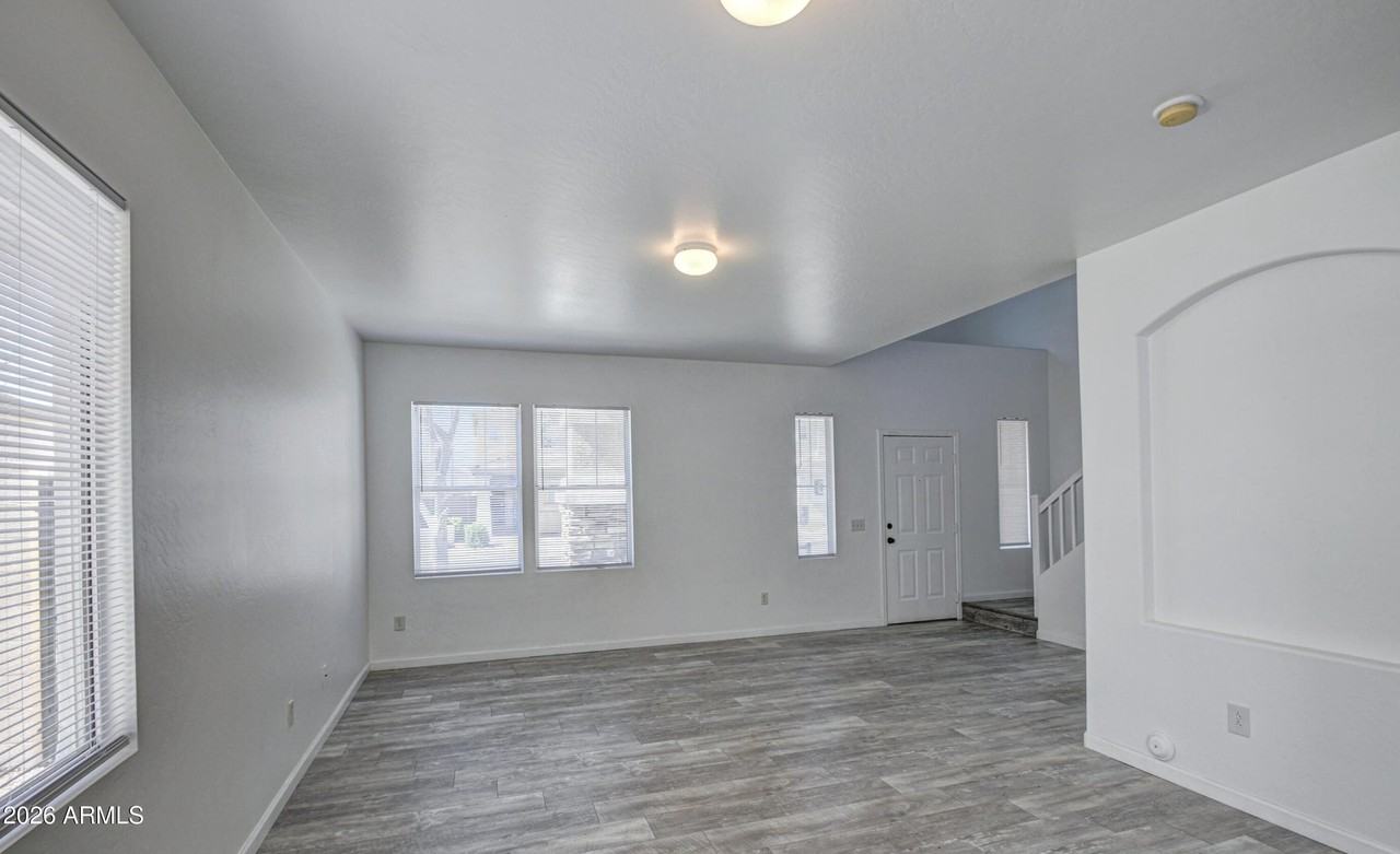 12031 W Belmont Dr - Photo 3 of 11