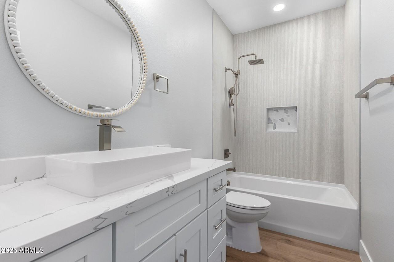 13711 W Tara Ln - Photo 6 of 25