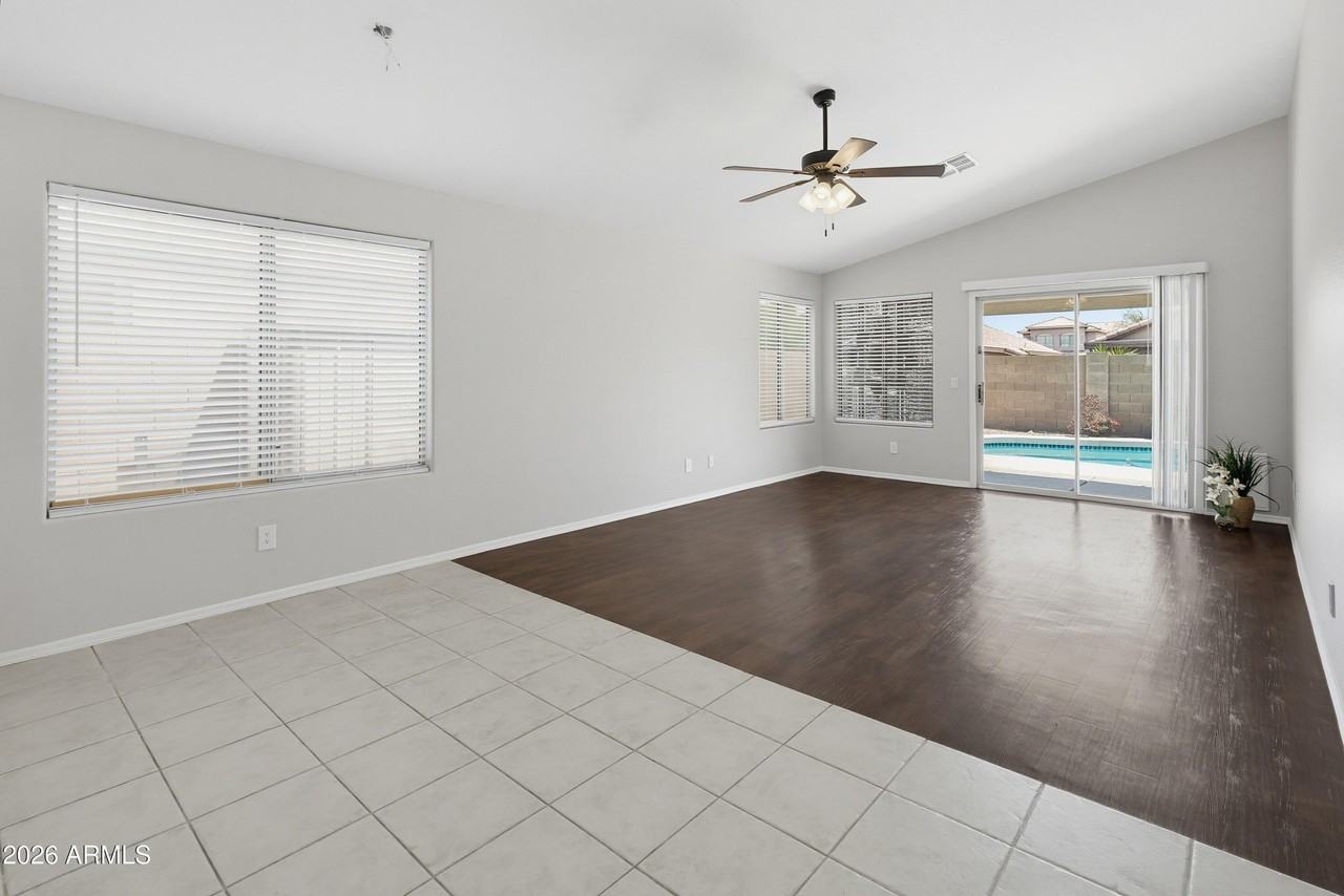 543 W Grovers Ave - Photo 6 of 24