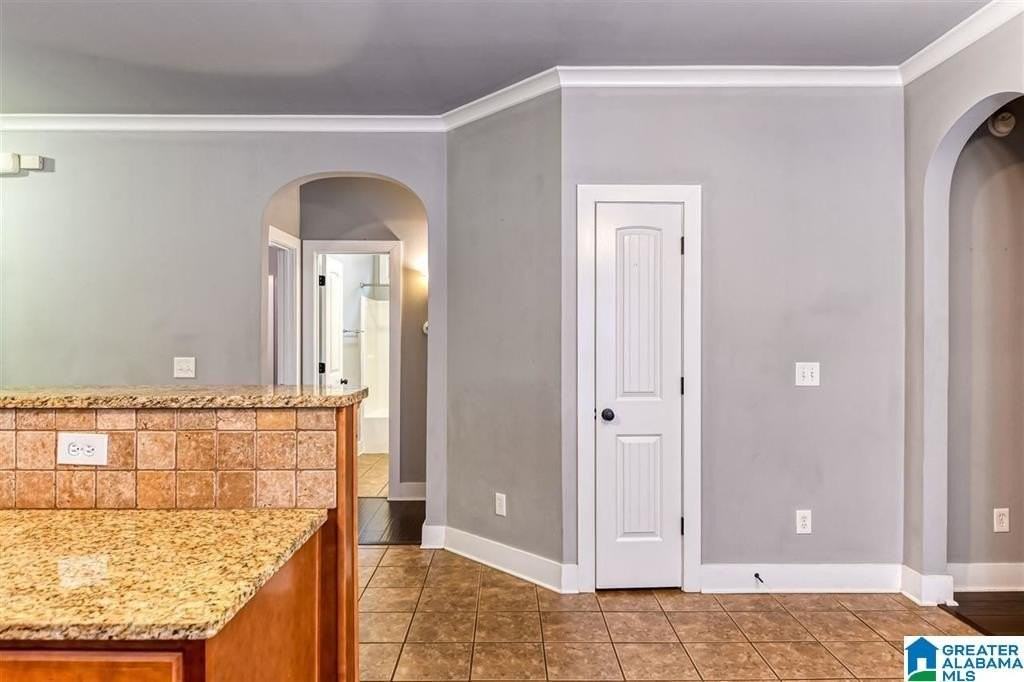 366 Kingston Cir - Photo 3 of 23