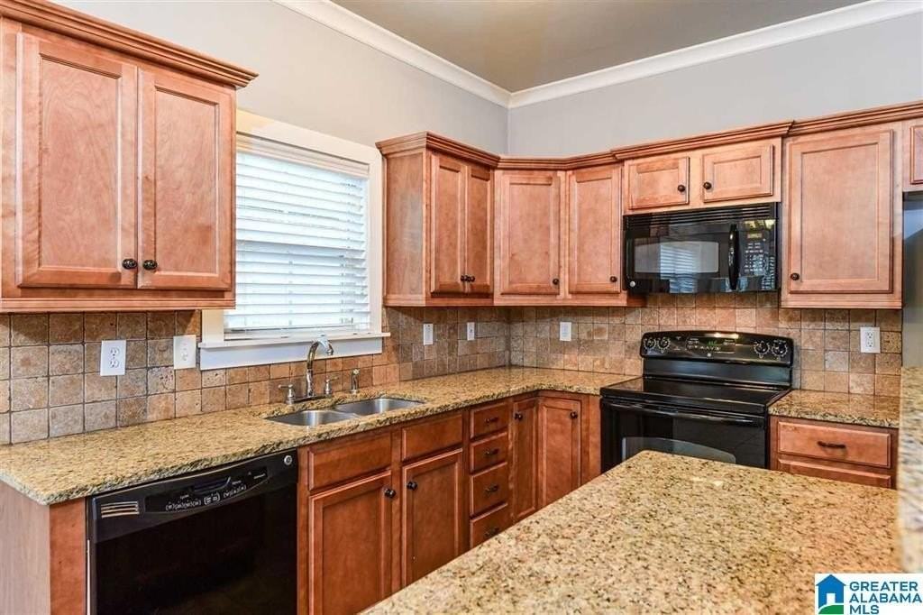 366 Kingston Cir - Photo 4 of 23