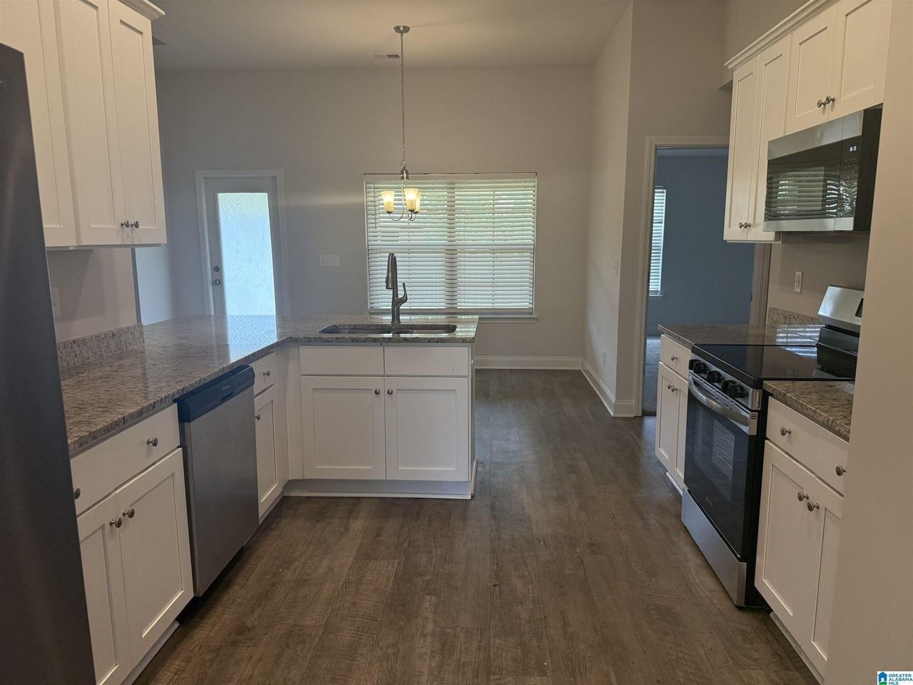 414 Harless Ln - Photo 4 of 17
