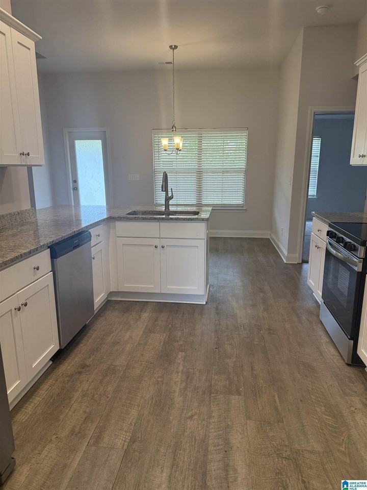 414 Harless Ln - Photo 5 of 17