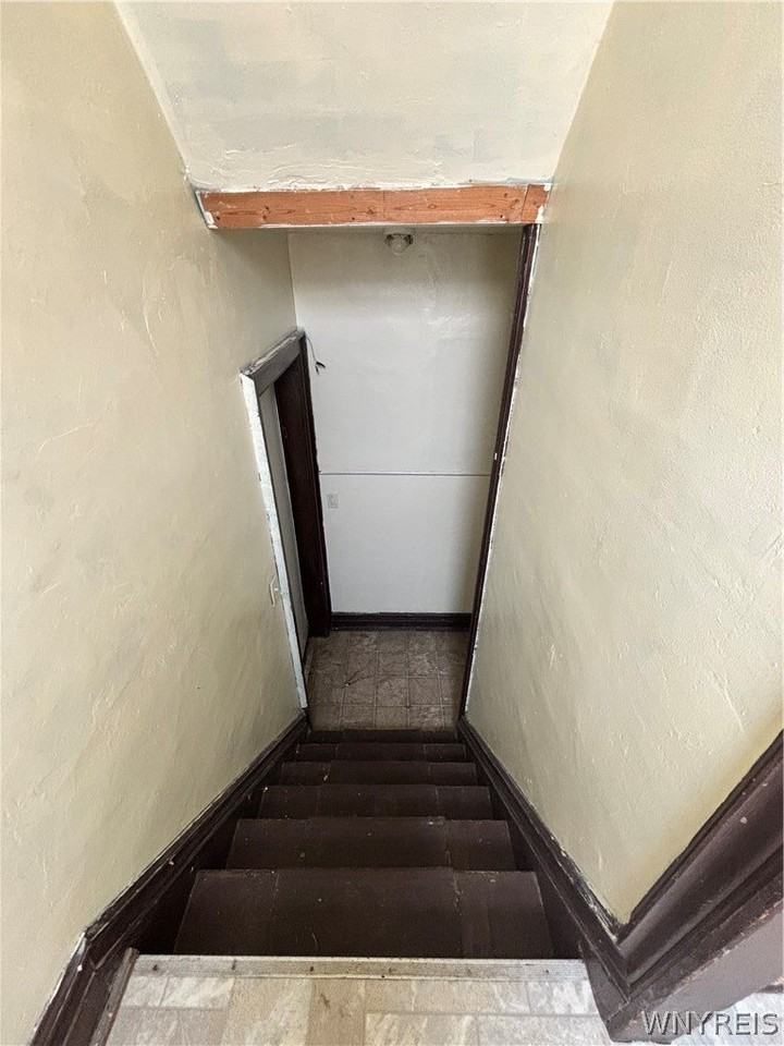 215 Ludington St #2 - Photo 6 of 16