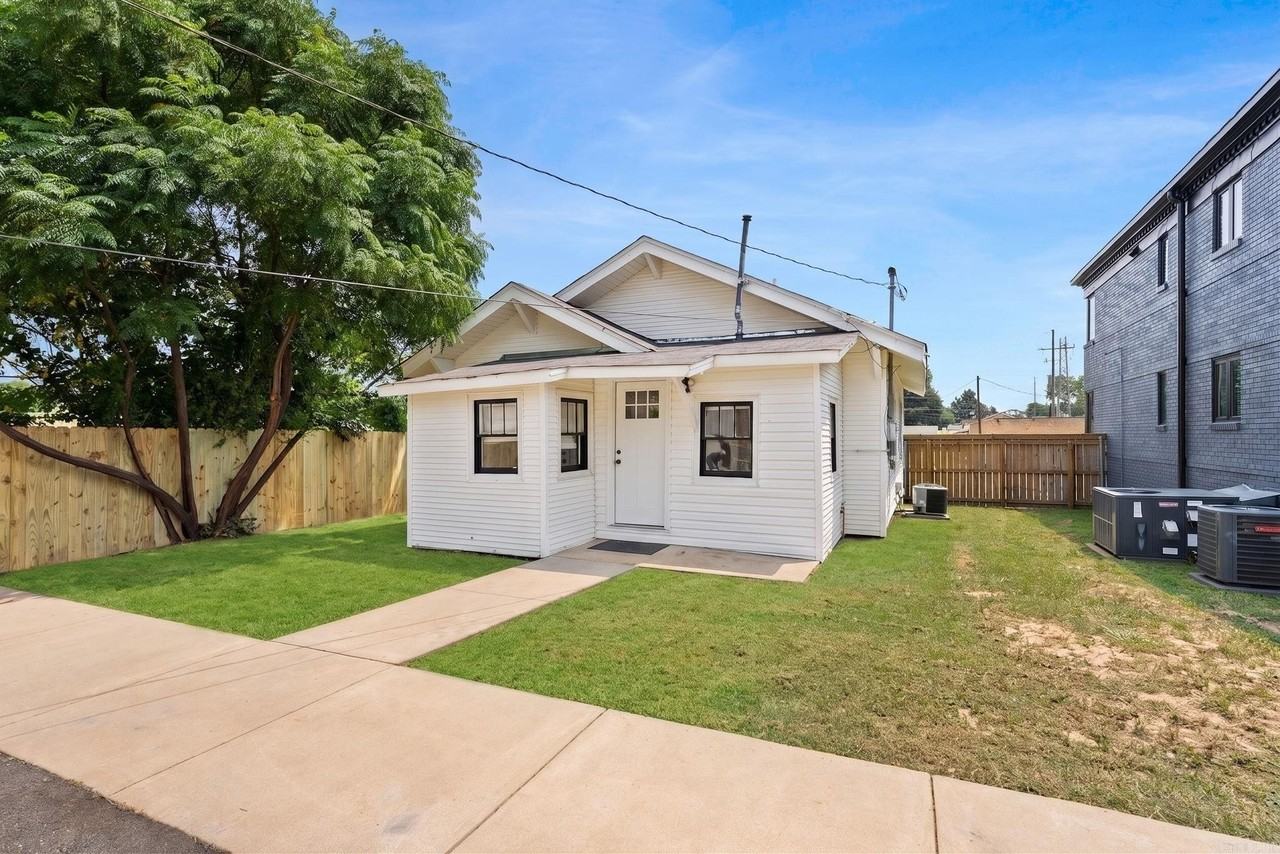 1503 Main St - Photo 4 of 14