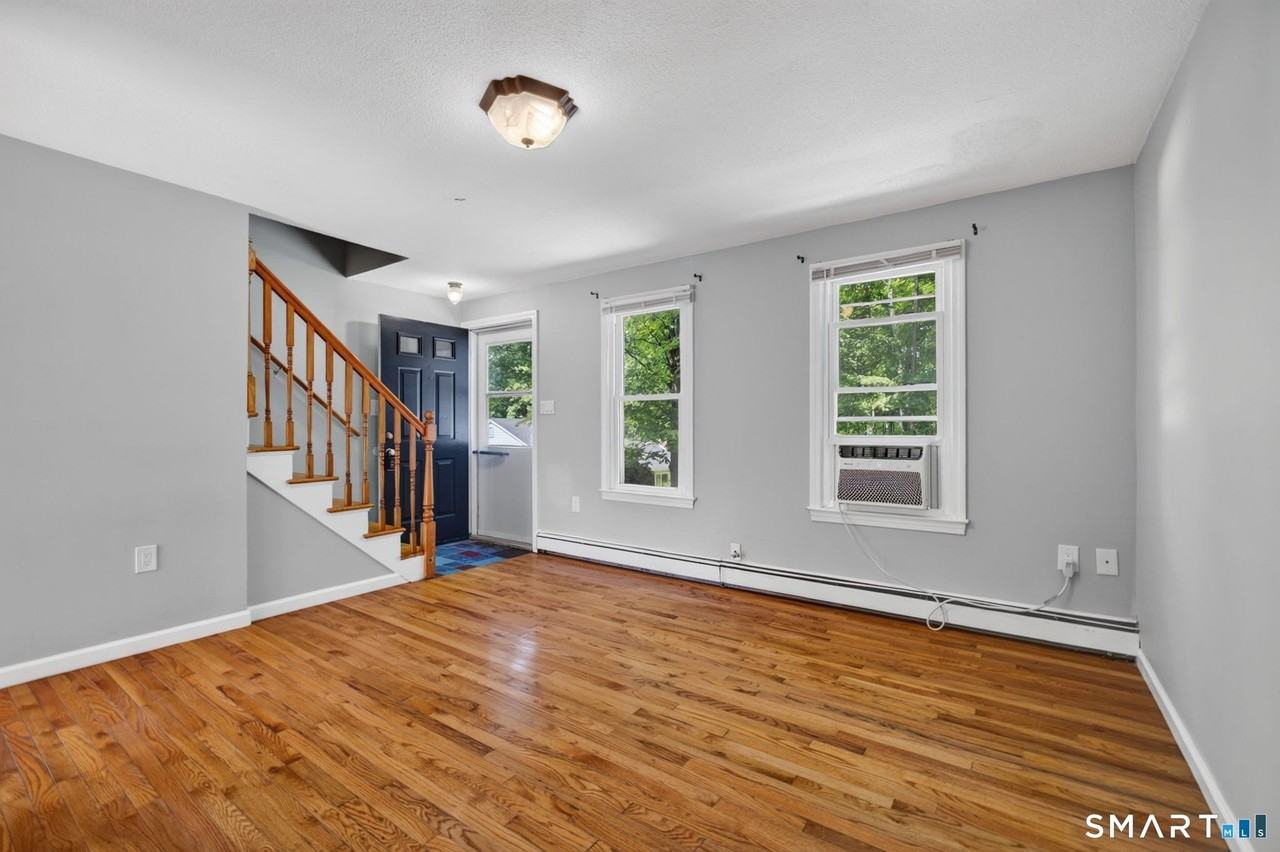 224 Anns Farm Rd - Photo 3 of 40