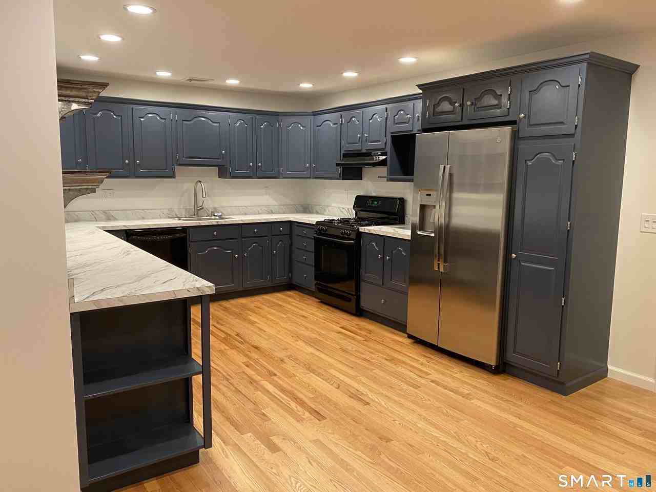 61 Kenilworth Dr W - Photo 3 of 23
