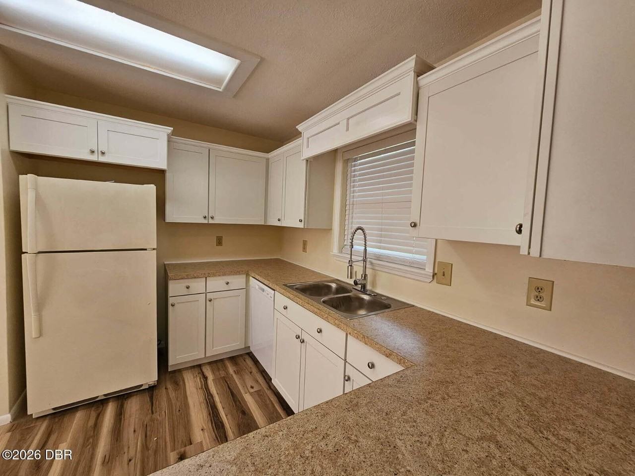 621 Cole Dr - Photo 2 of 4