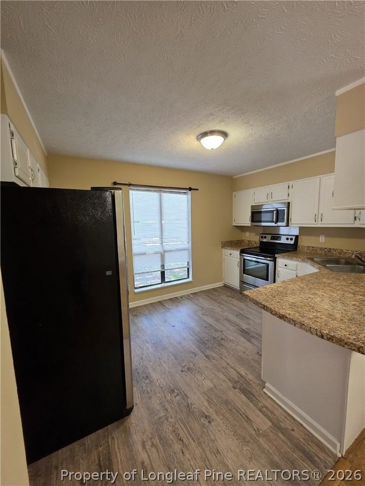 7172 Evanston St - Photo 3 of 20