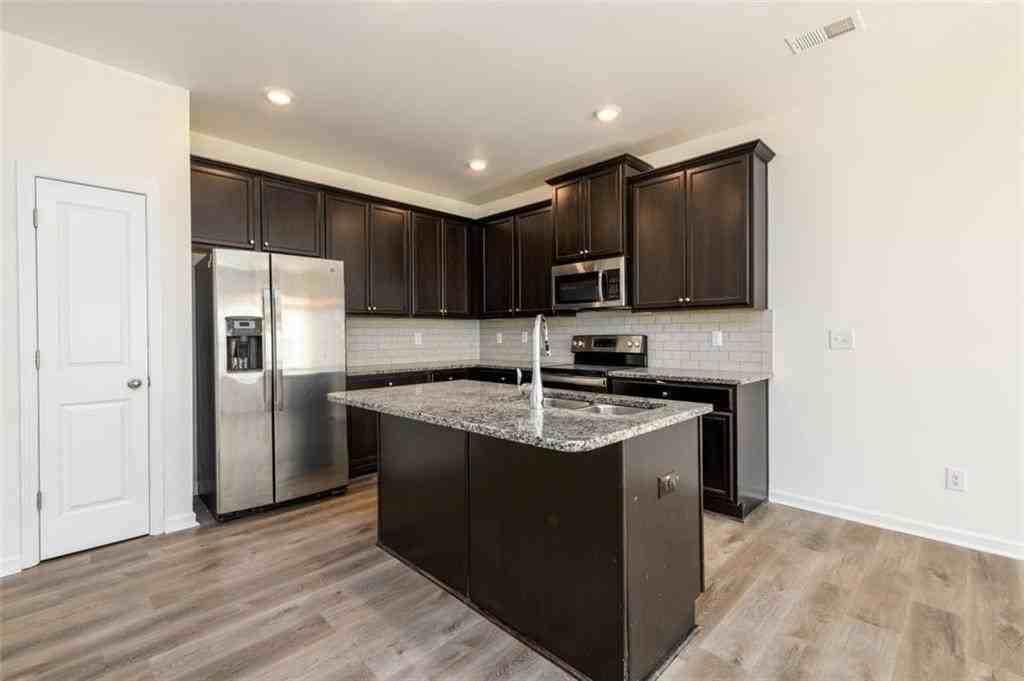 4950 Elmbrook Dr - Photo 4 of 14