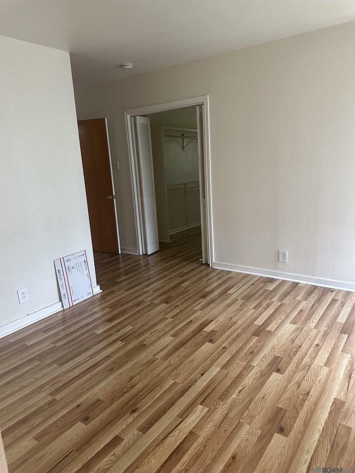 9161 Meadowood St - Photo 3 of 15