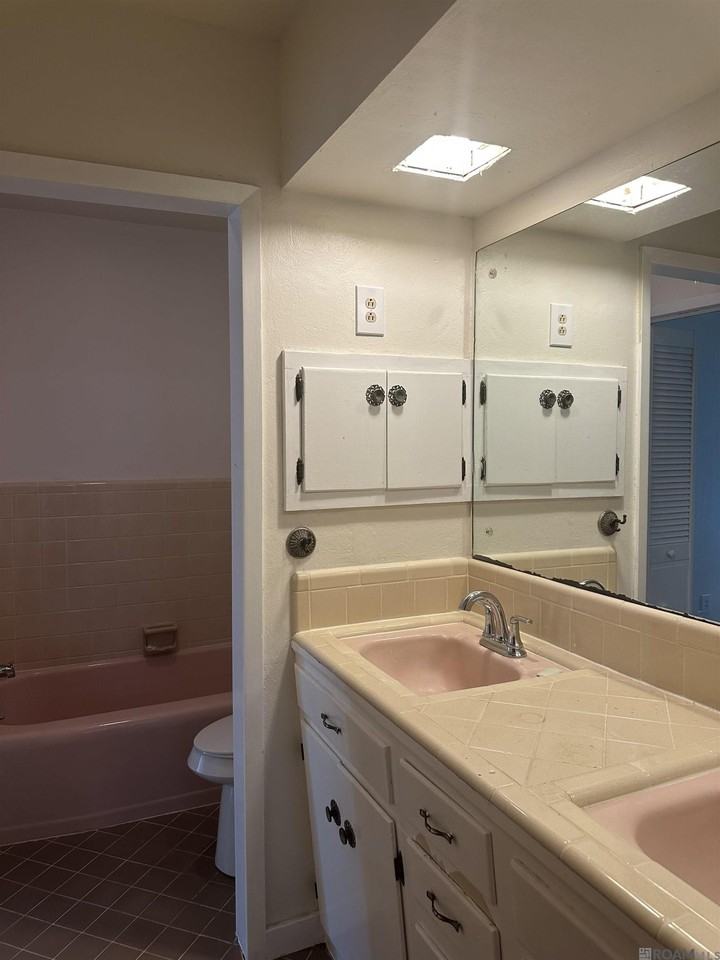 9161 Meadowood St - Photo 4 of 15