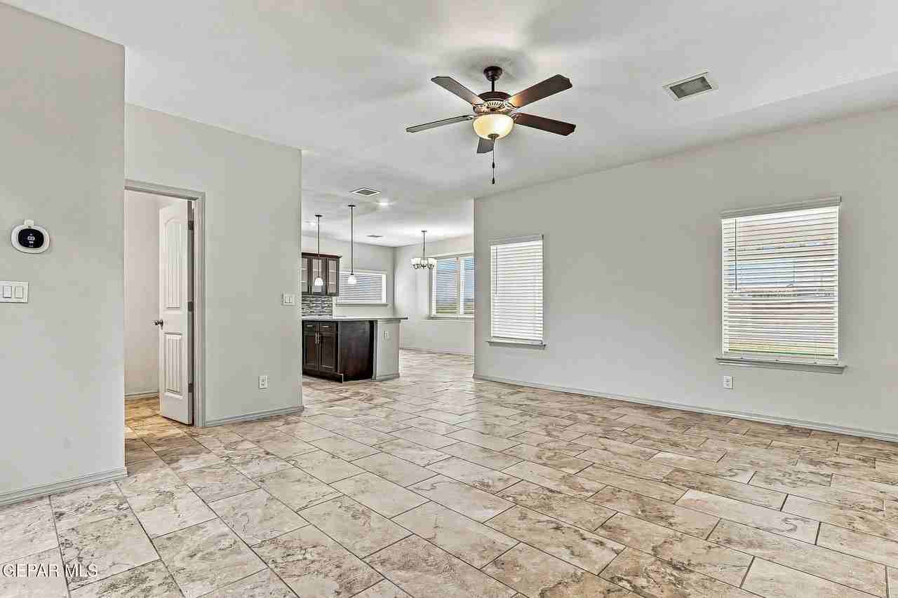 1089 Indigo Sky St - Photo 5 of 48