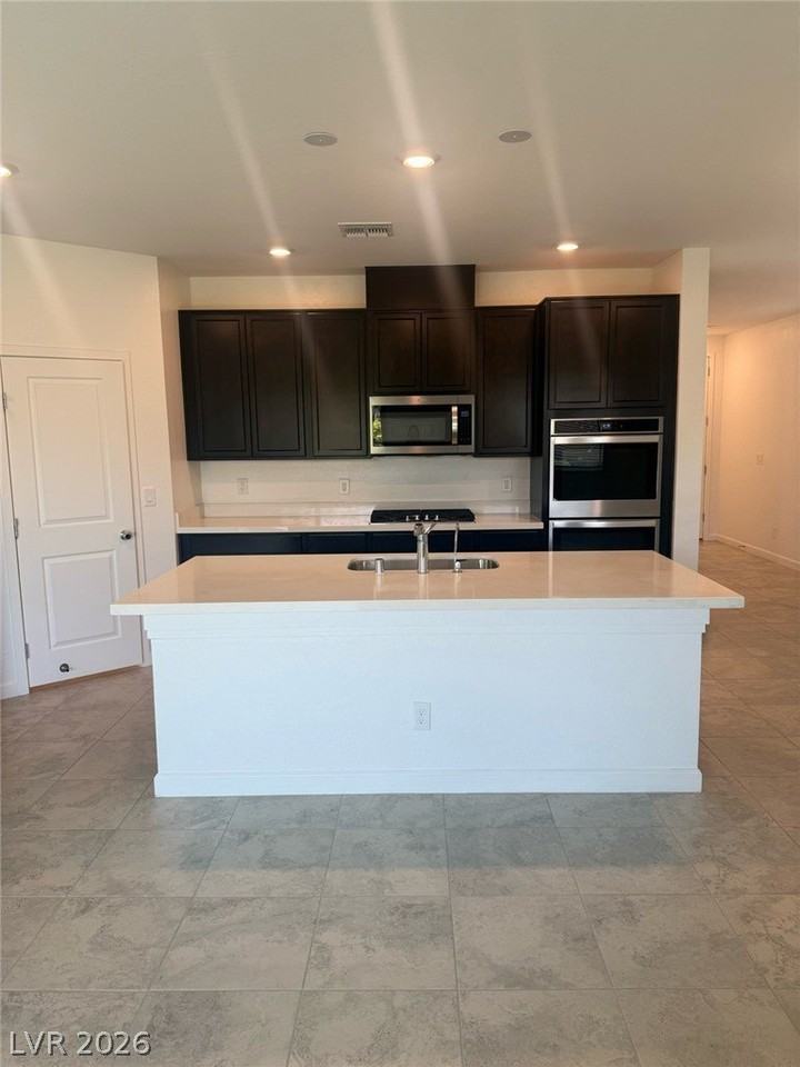 4146 Royal Melody Ct - Photo 3 of 32