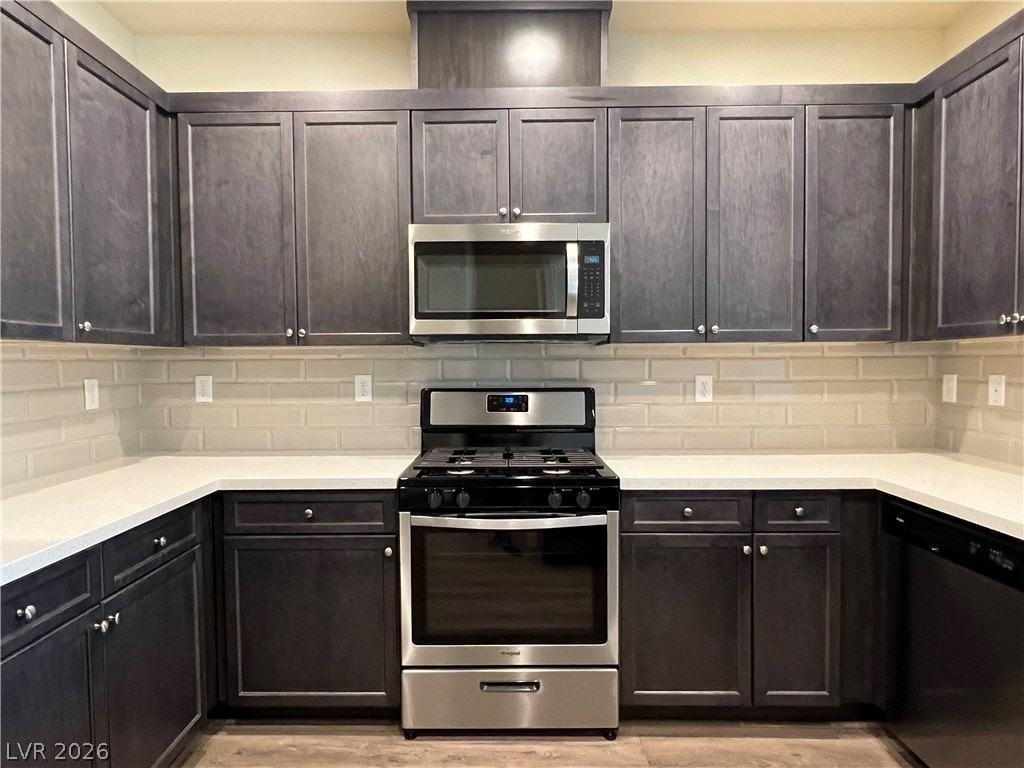 1421 Jules Ln - Photo 5 of 30