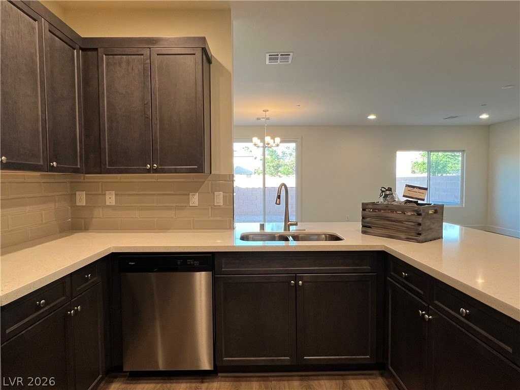 1421 Jules Ln - Photo 6 of 30