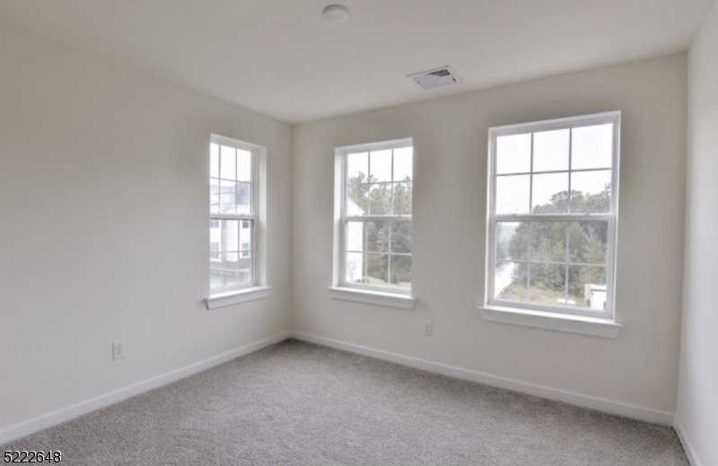 712 Parkview Ln - Photo 5 of 10