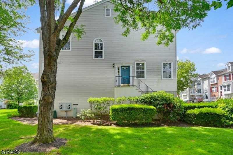 200 Barringer Dr - Photo 3 of 32