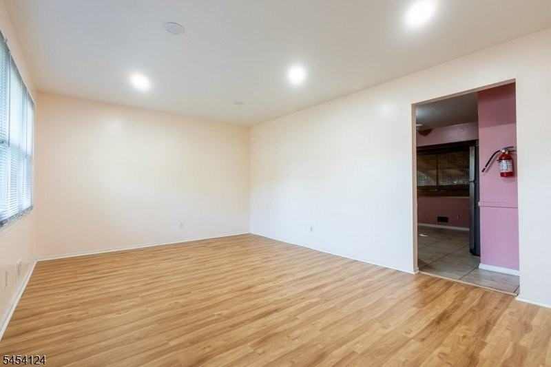 640 Warfield Rd - Photo 3 of 23
