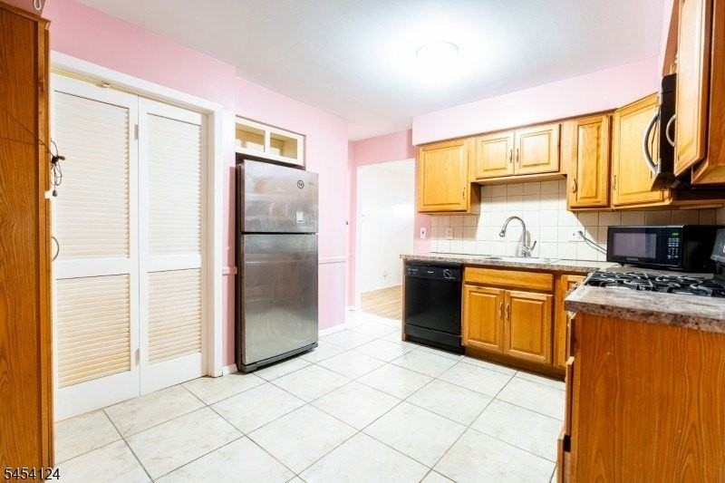 640 Warfield Rd - Photo 6 of 23
