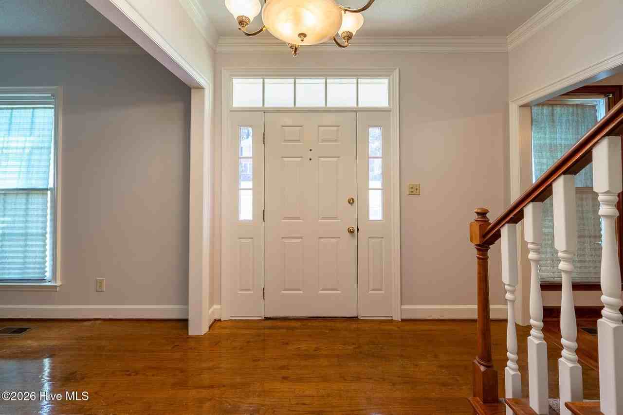 4418 Pierwood Way - Photo 3 of 34