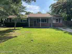 504 Holly Ct - Photo 1 of 1