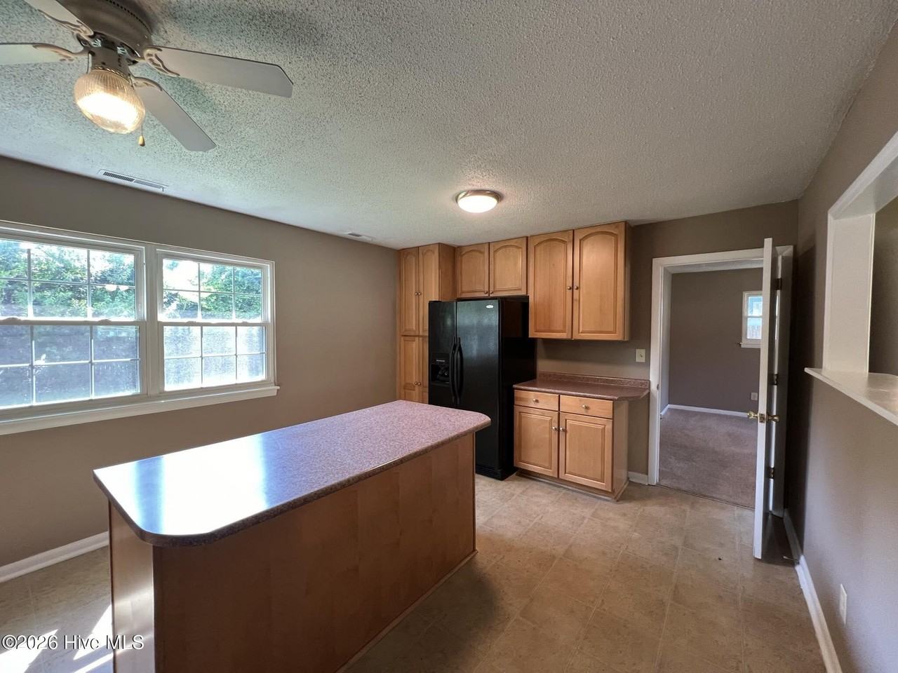 504 Holly Ct - Photo 5 of 13