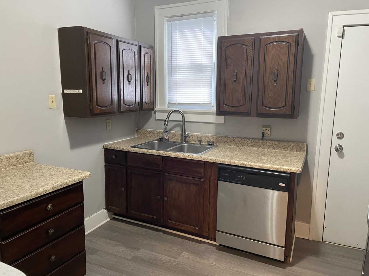 1807 Mcdowell St - Photo 7 of 15