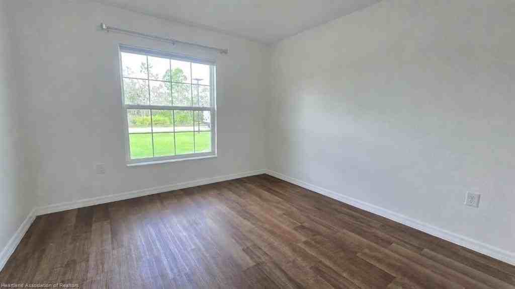 4720 San Lorenzo Dr - Photo 5 of 30