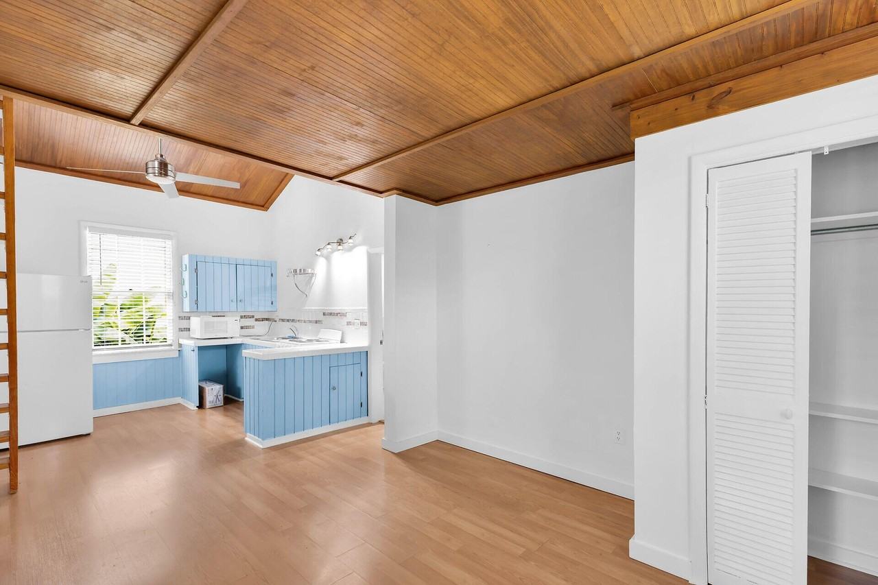 312 Catherine St - Photo 7 of 18