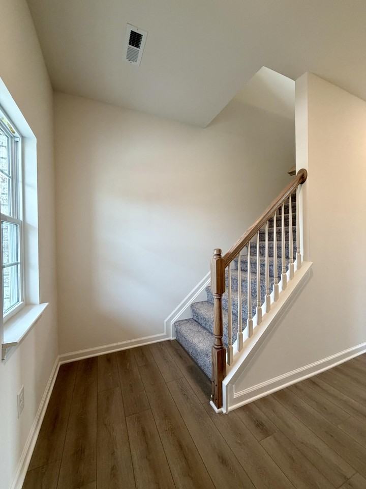 836 Halford Pl - Photo 4 of 26