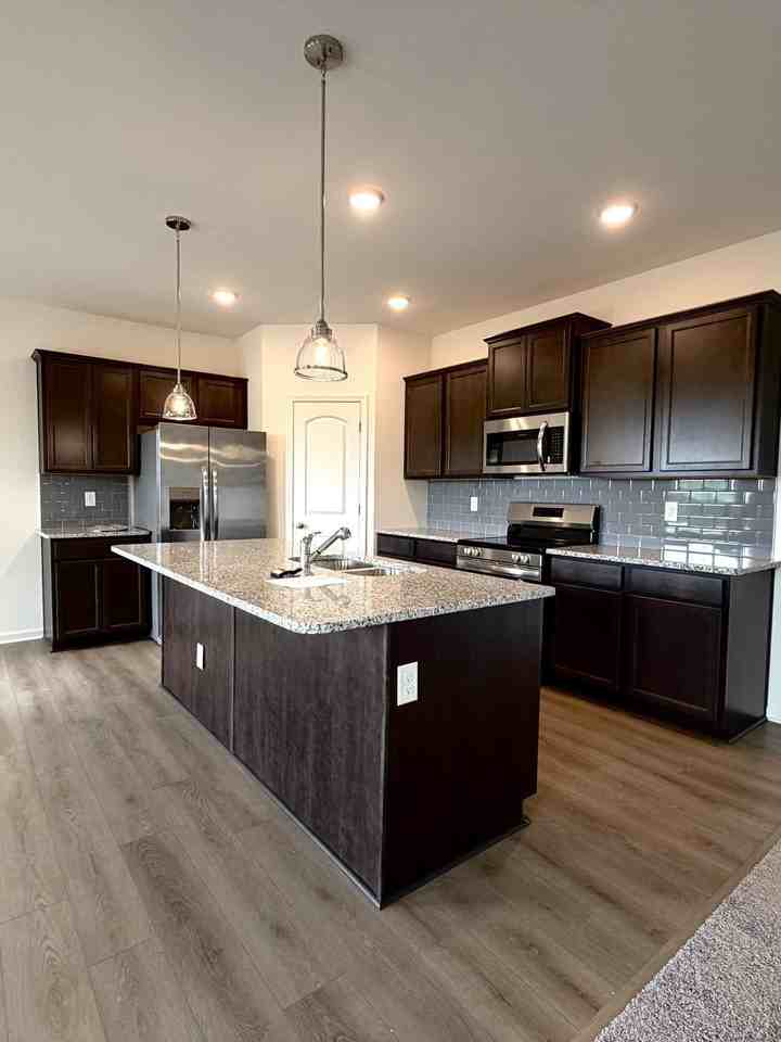 836 Halford Pl - Photo 7 of 26
