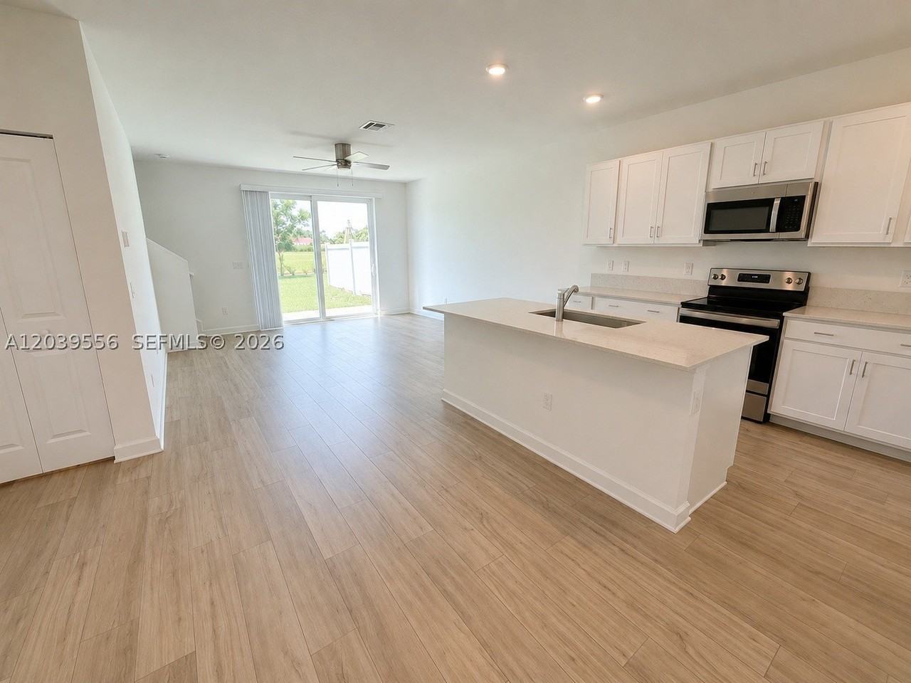 654 Se Lake Falls St #654 - Photo 2 of 21