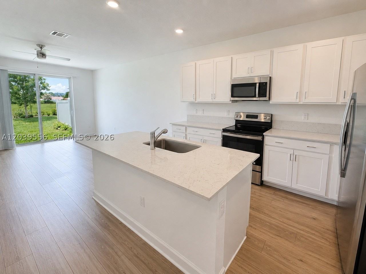 654 Se Lake Falls St #654 - Photo 3 of 21