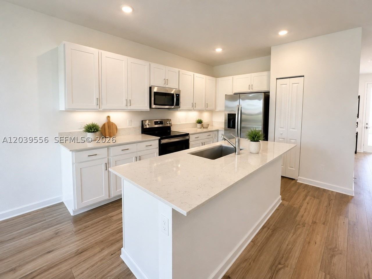 654 Se Lake Falls St #654 - Photo 4 of 21