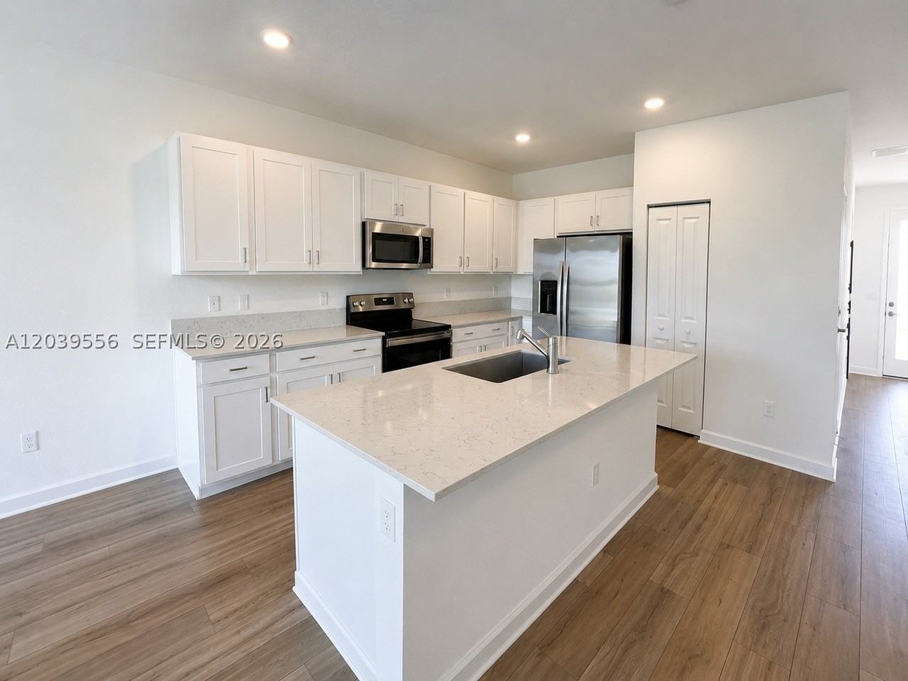654 Se Lake Falls St #654 - Photo 7 of 21