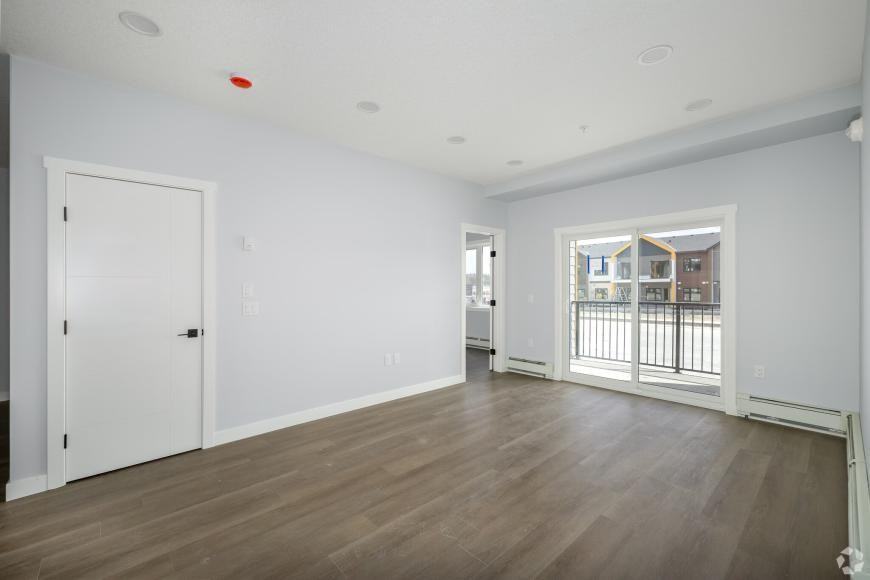 348 Greystone Boulevard - Photo 4 of 10