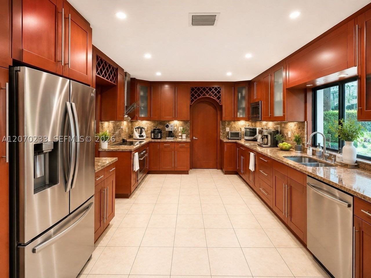 8345 Sw 82nd Ter #0 - Photo 6 of 27