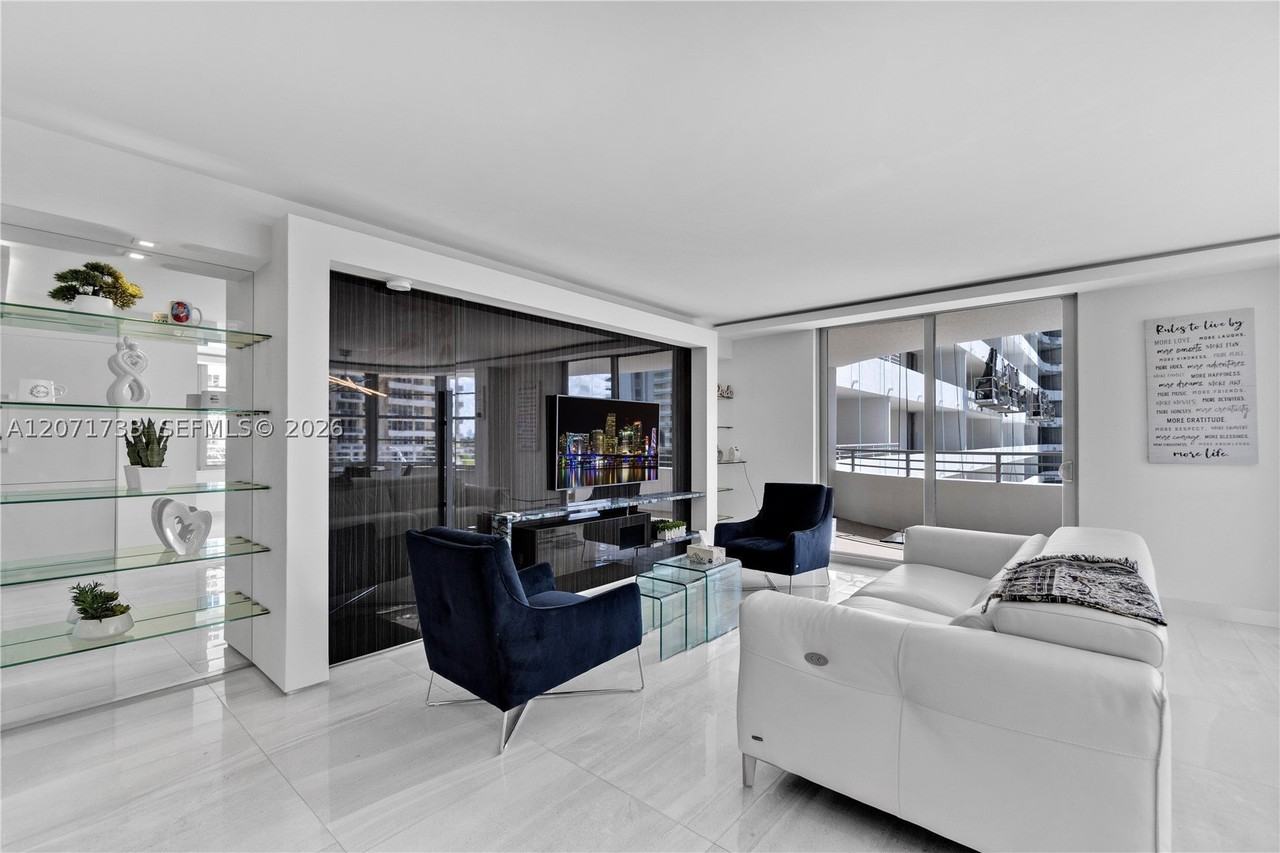 5555 Collins Ave #5A - Photo 5 of 30