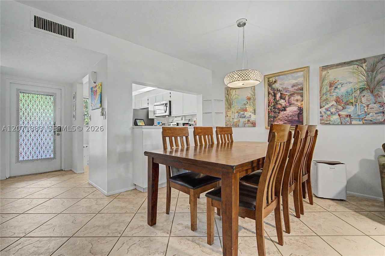 9520 Seagrape Dr #205 - Photo 4 of 34