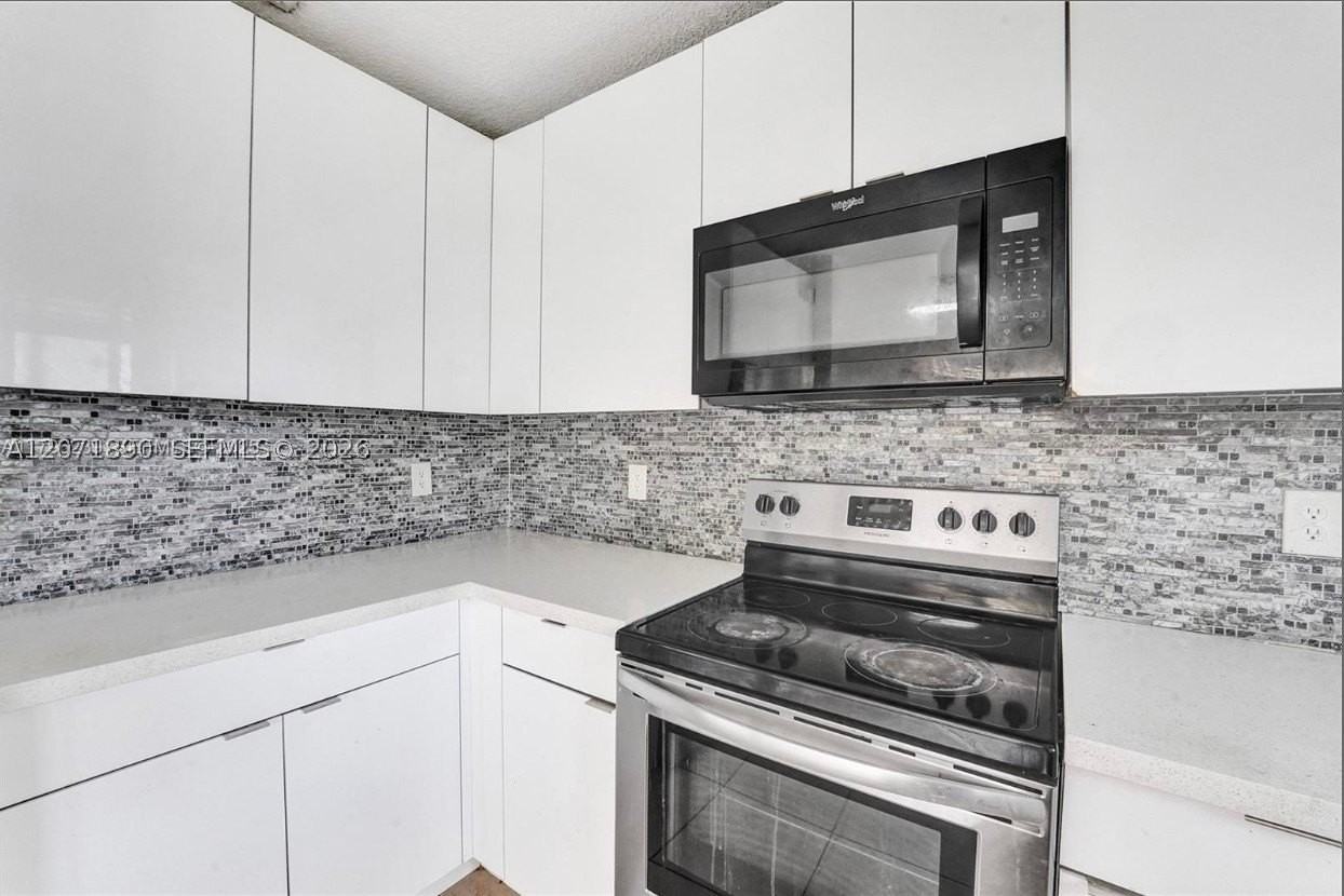 1154 Nw 103rd St #1 - Photo 3 of 8