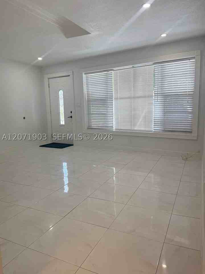 4210 Ne 12th Ter #4210 - Photo 6 of 24