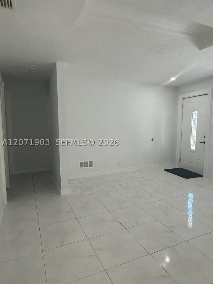 4210 Ne 12th Ter #4210 - Photo 7 of 24