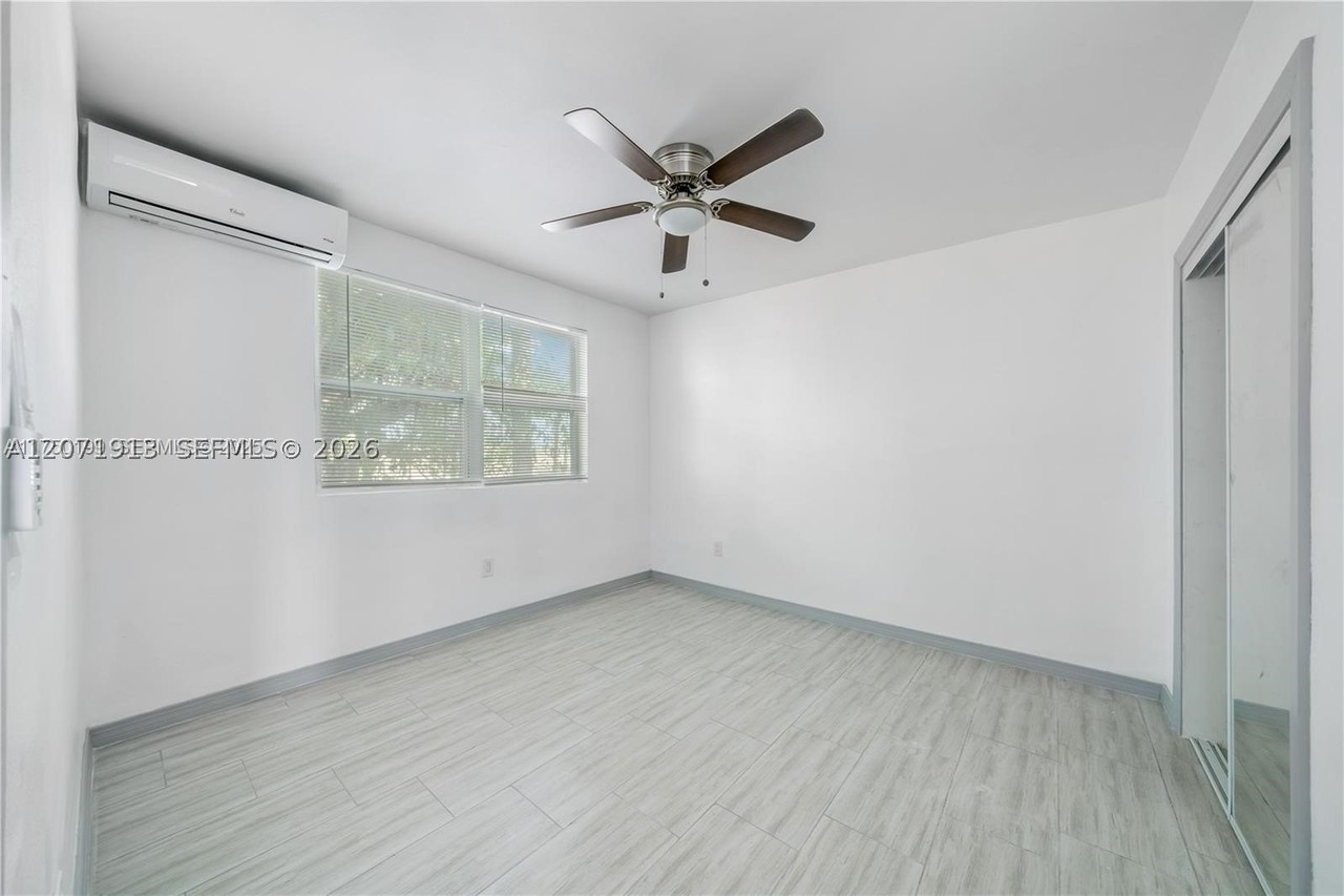 1281 Nw 61st St #31 - Photo 6 of 11