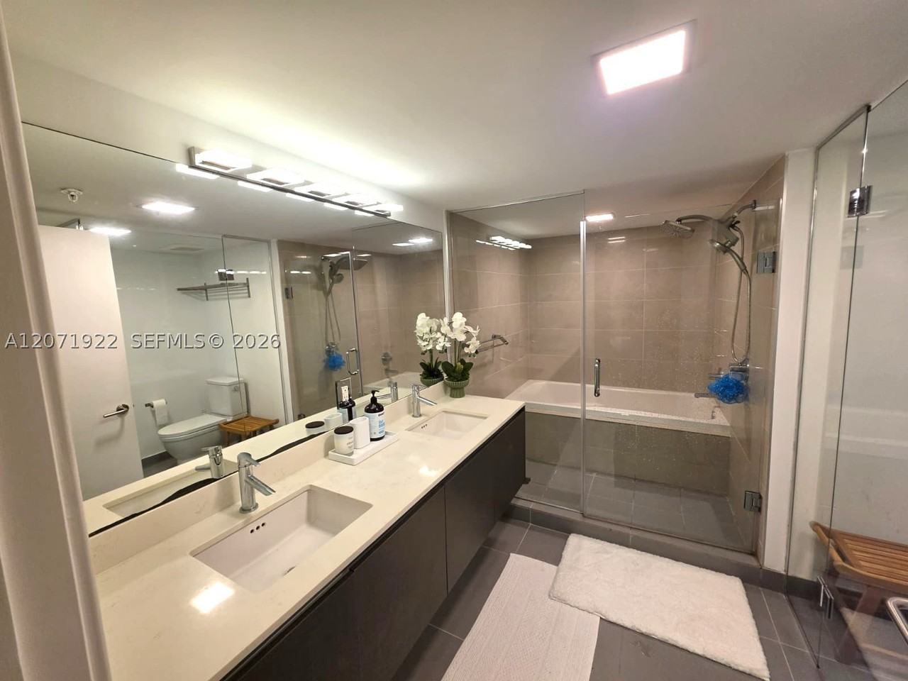6620 Indian Creek Dr #112 - Photo 5 of 32